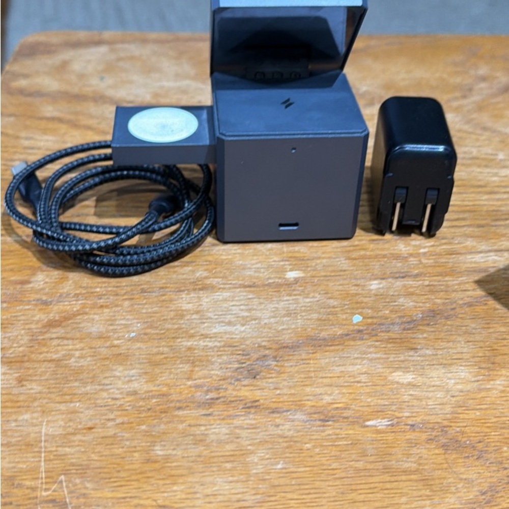 Anker 3-in-1 MagSafe charging cube
